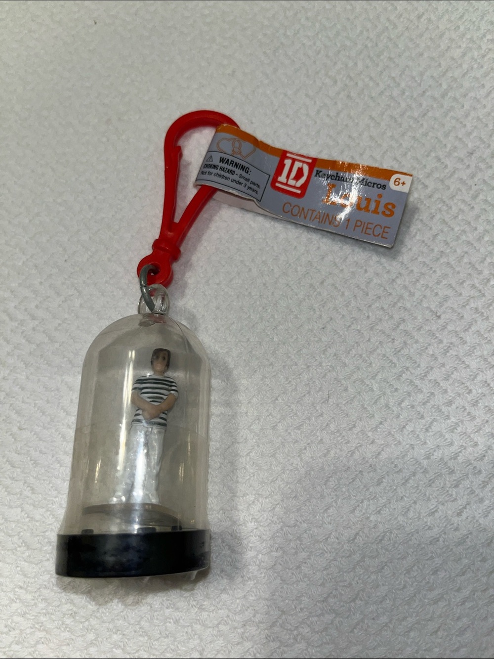 ONe Direction Band Micro Figure in dome keychain. Louis